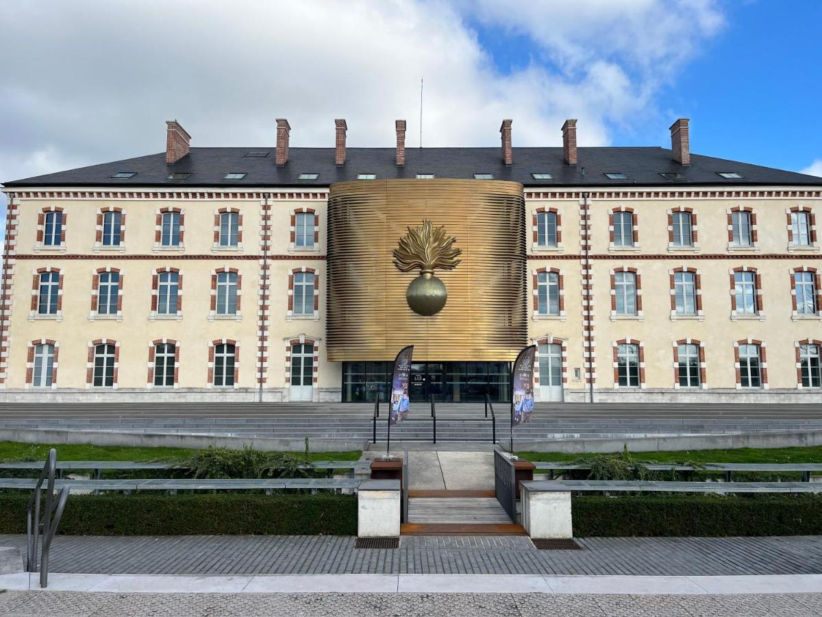 ムランLe Rene Pouteauアパートメント エクステリア 写真